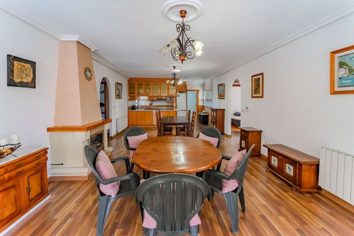 Image No.20-5 Bed Villa for sale
