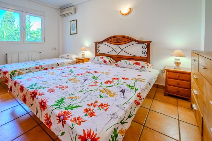 Image No.39-5 Bed Villa for sale