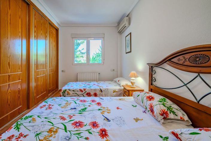 Image No.40-5 Bed Villa for sale