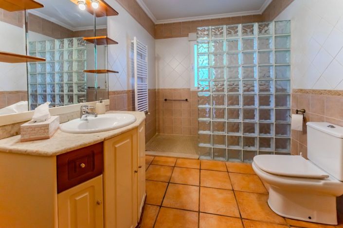 Image No.42-5 Bed Villa for sale