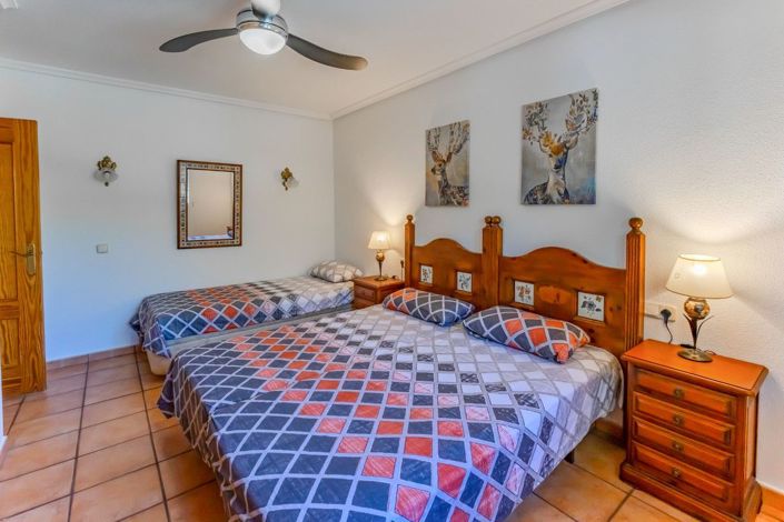 Image No.44-5 Bed Villa for sale