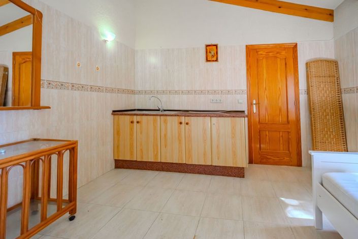 Image No.48-5 Bed Villa for sale
