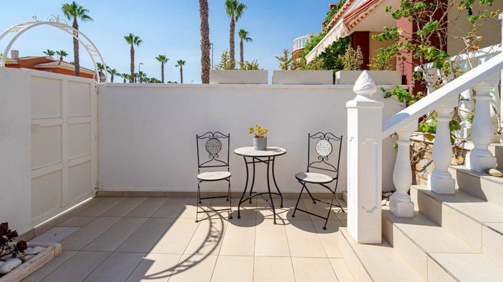 Image No.10-3 Bed House for sale