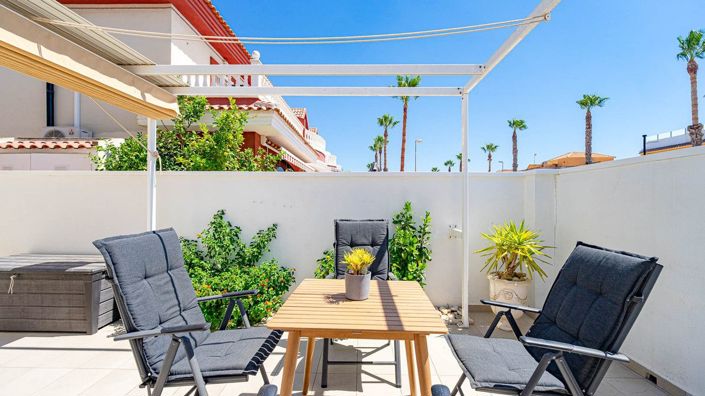 Image No.8-3 Bed House for sale