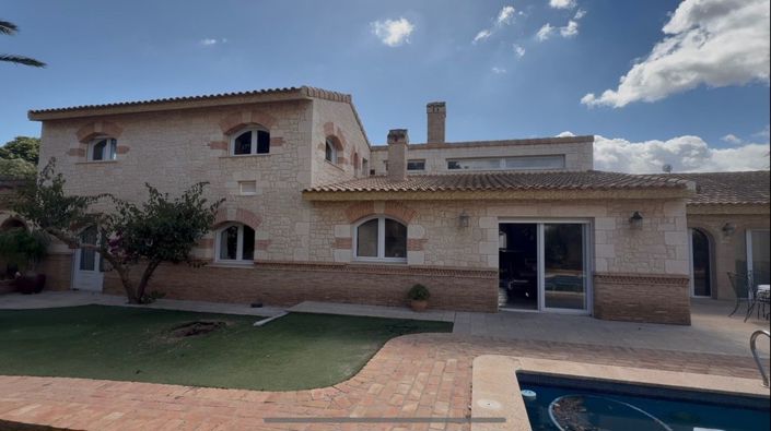 Image No.11-6 Bed Villa for sale