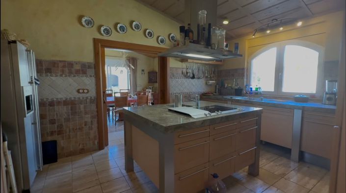 Image No.18-6 Bed Villa for sale