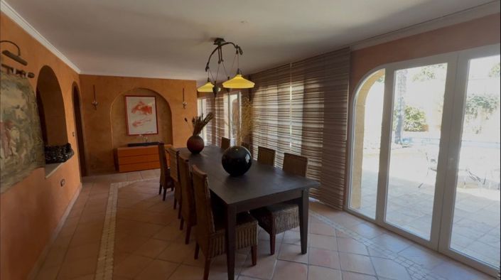 Image No.21-6 Bed Villa for sale