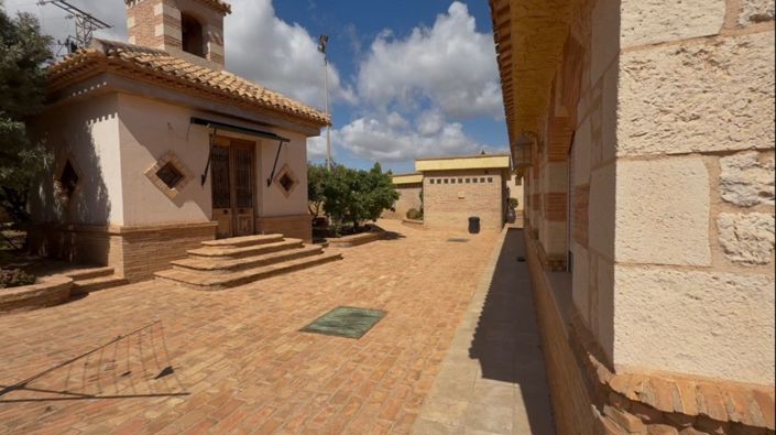 Image No.6-6 Bed Villa for sale