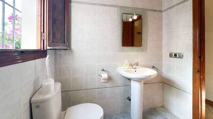 Image No.35-4 Bed Villa for sale
