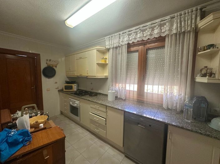 Image No.19-8 Bed Villa for sale