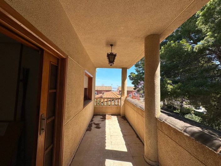Image No.39-8 Bed Villa for sale