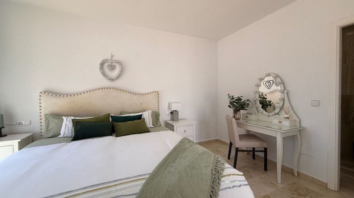 Image No.25-4 Bed Villa for sale