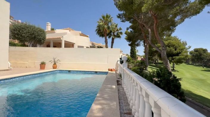 Image No.35-4 Bed Villa for sale
