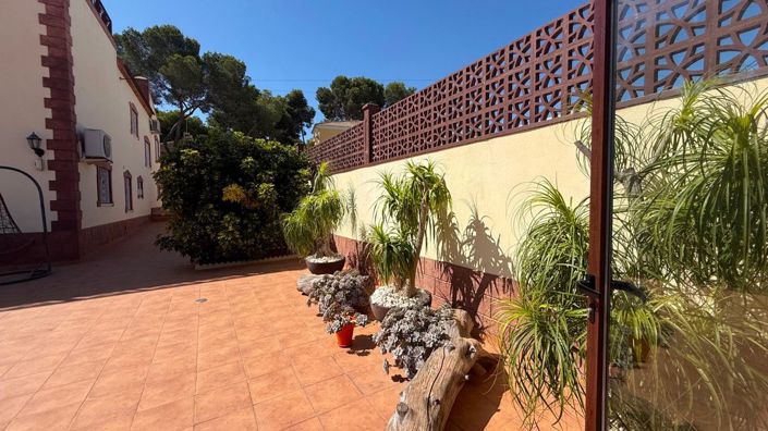 Image No.17-7 Bed Villa for sale