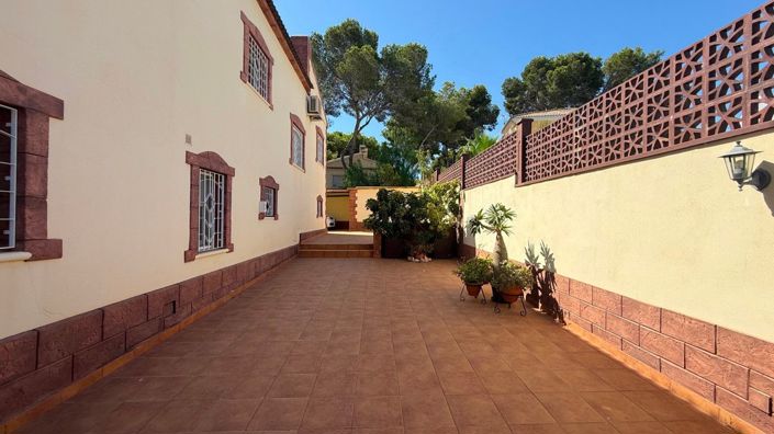 Image No.5-7 Bed Villa for sale