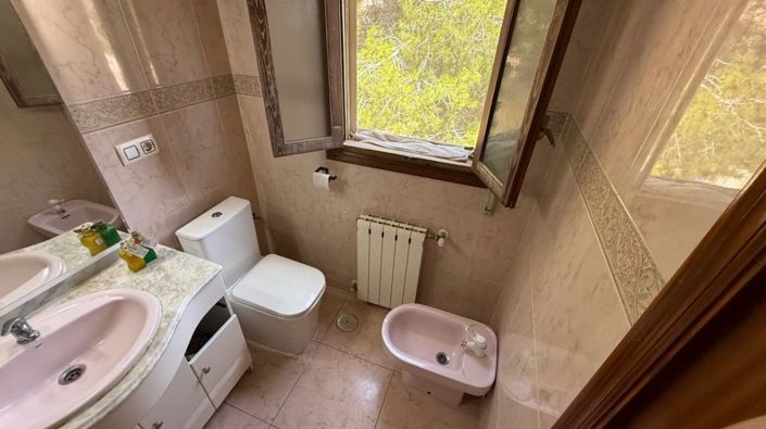 Image No.23-6 Bed Villa for sale