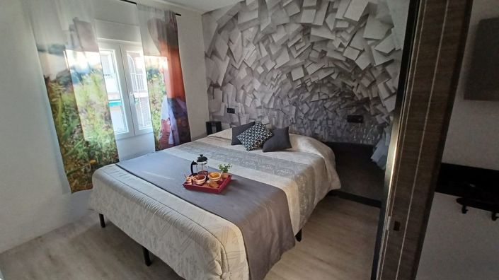 Image No.12-3 Bed Apartment for sale