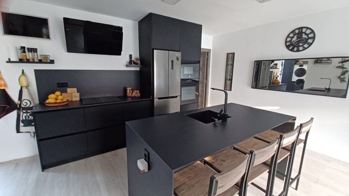 Image No.18-3 Bed Apartment for sale