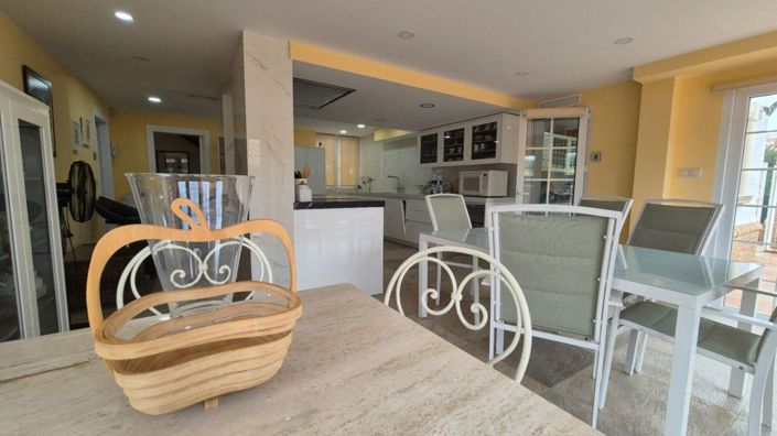 Image No.18-7 Bed Villa for sale