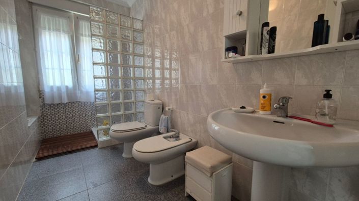 Image No.25-7 Bed Villa for sale