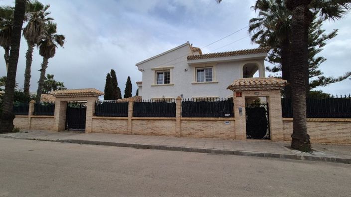 Image No.3-7 Bed Villa for sale