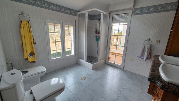 Image No.42-7 Bed Villa for sale