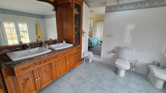 Image No.43-7 Bed Villa for sale