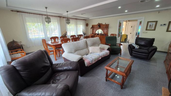 Image No.48-7 Bed Villa for sale