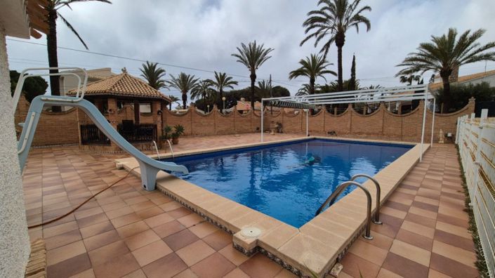 Image No.8-7 Bed Villa for sale