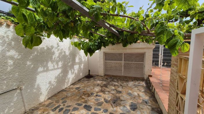 Image No.9-7 Bed Villa for sale