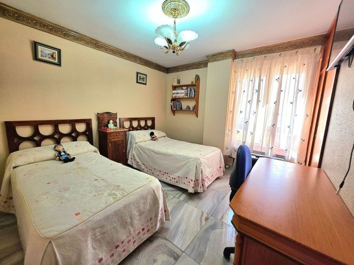 Image No.18-3 Bed Apartment for sale