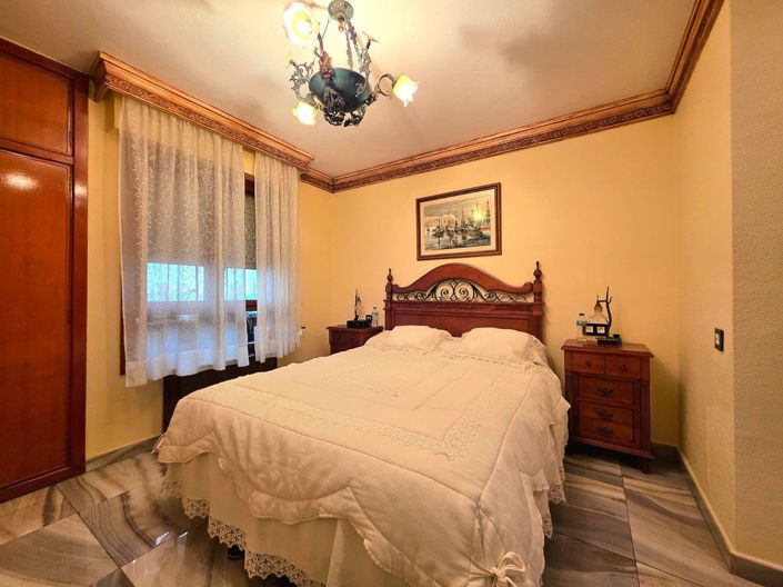 Image No.21-3 Bed Apartment for sale