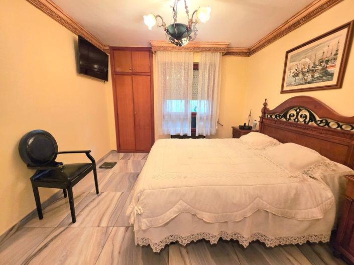 Image No.22-3 Bed Apartment for sale