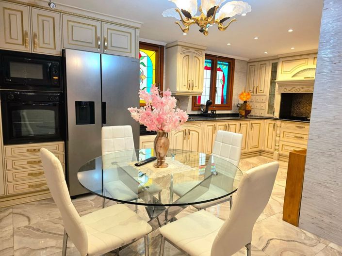 Image No.9-3 Bed Apartment for sale