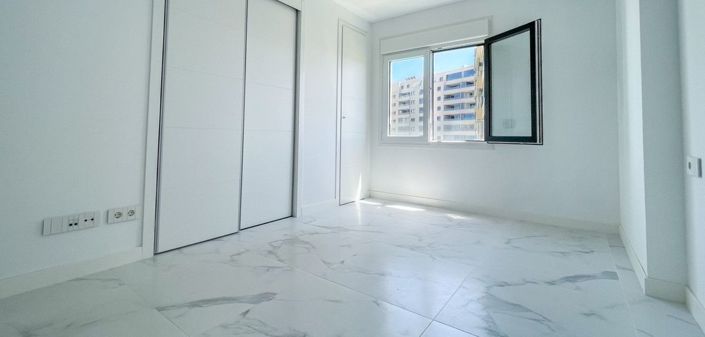 Image No.14-3 Bed Apartment for sale