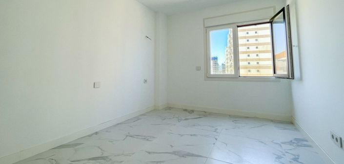 Image No.20-3 Bed Apartment for sale