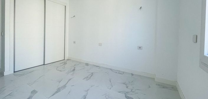 Image No.21-3 Bed Apartment for sale