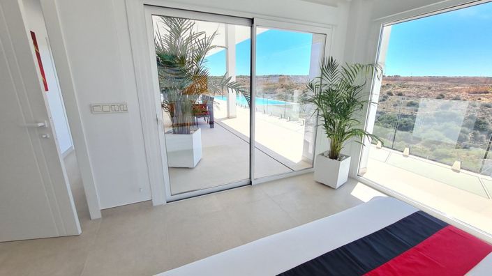 Image No.25-5 Bed Villa for sale