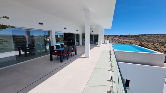 Image No.26-5 Bed Villa for sale