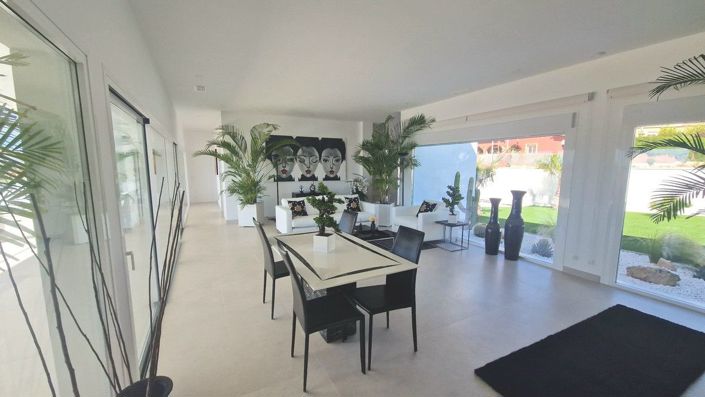 Image No.28-5 Bed Villa for sale