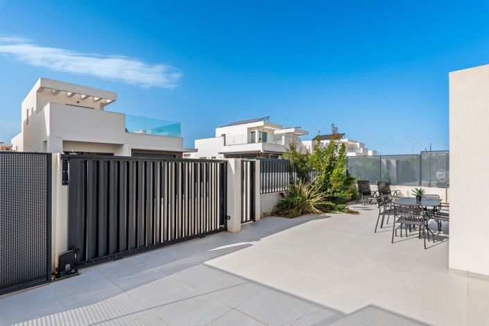 Image No.26-3 Bed Villa for sale