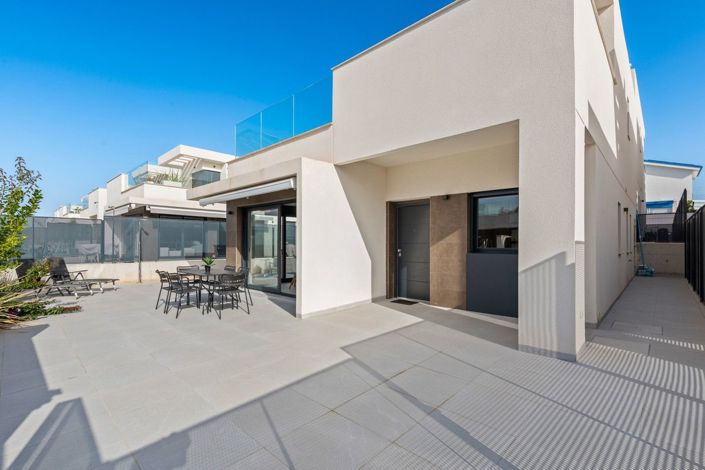 Image No.27-3 Bed Villa for sale