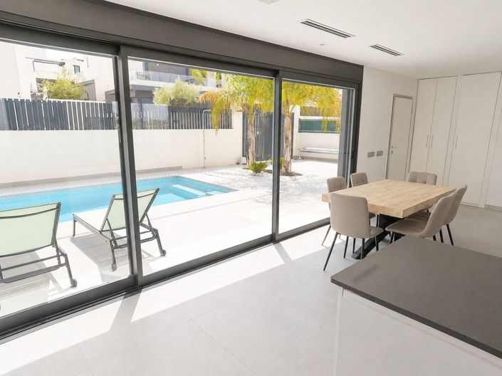 Image No.8-5 Bed Villa for sale