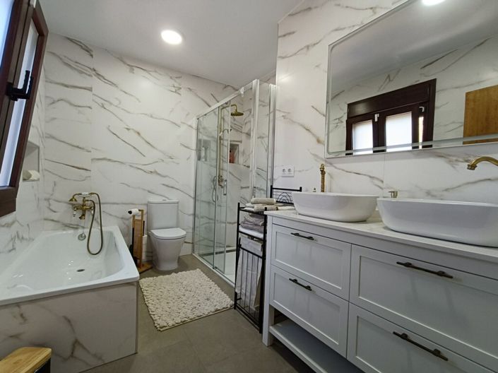 Image No.32-5 Bed Villa for sale