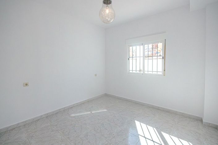 Image No.8-3 Bed Villa for sale