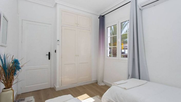 Image No.24-3 Bed Apartment for sale
