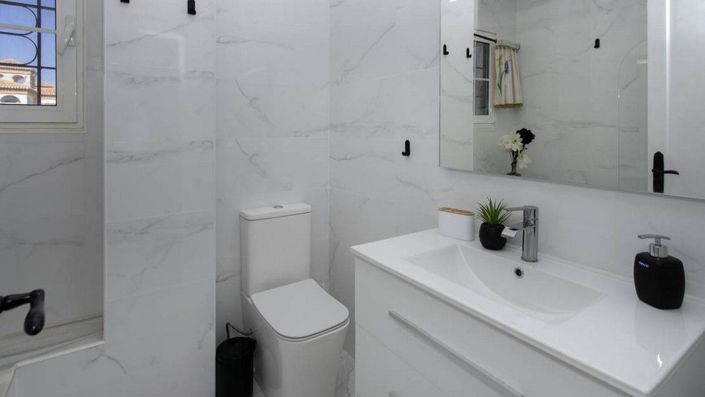 Image No.37-3 Bed Apartment for sale