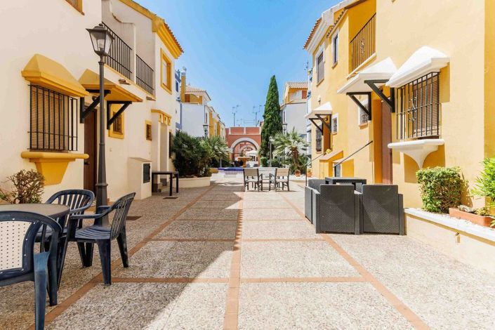 Image No.19-2 Bed House for sale