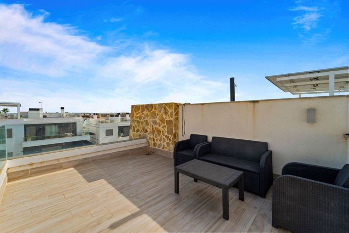 Image No.17-2 Bed House for sale
