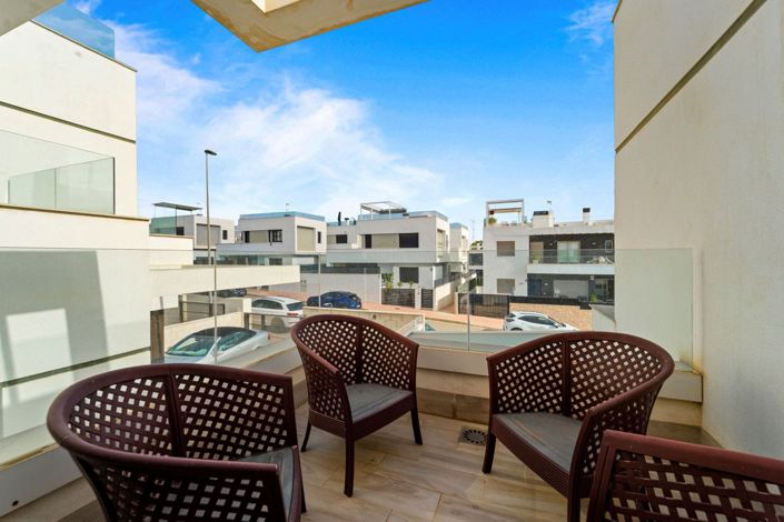 Image No.19-2 Bed House for sale